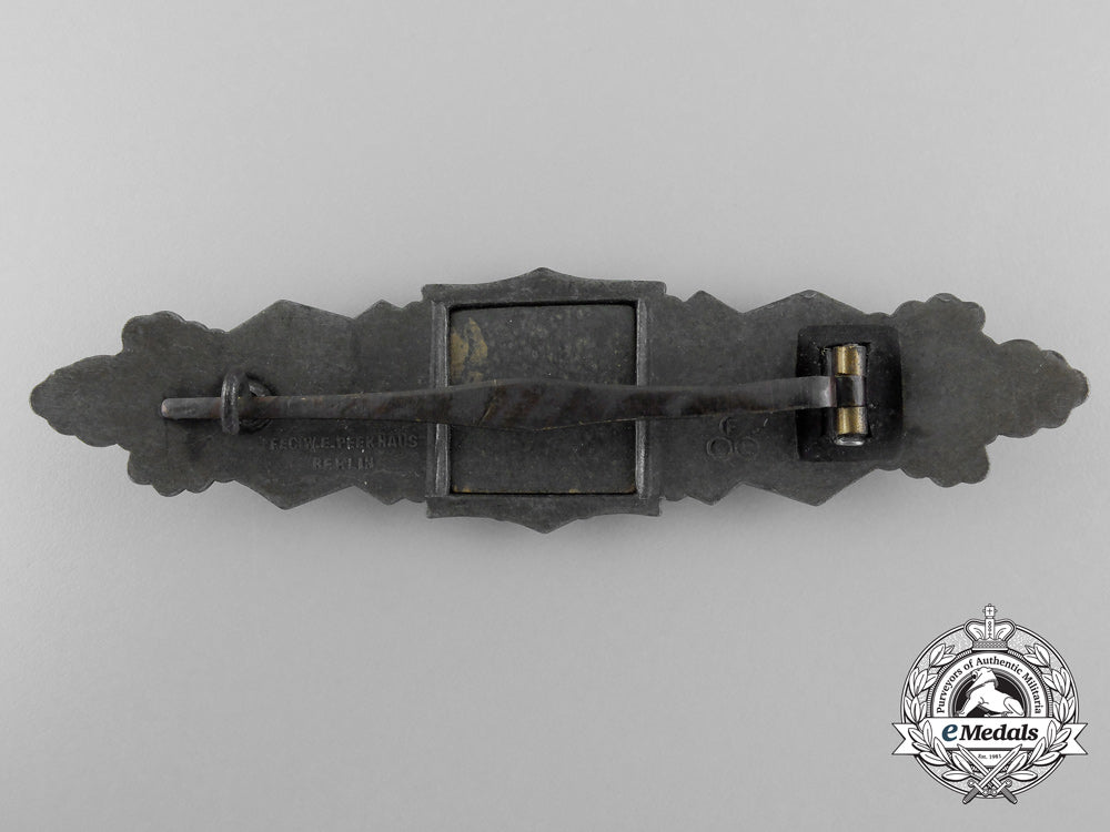 a_bronze_grade_close_combat_clasp_by_friedrich_linden,_lüdenscheid_a_6730