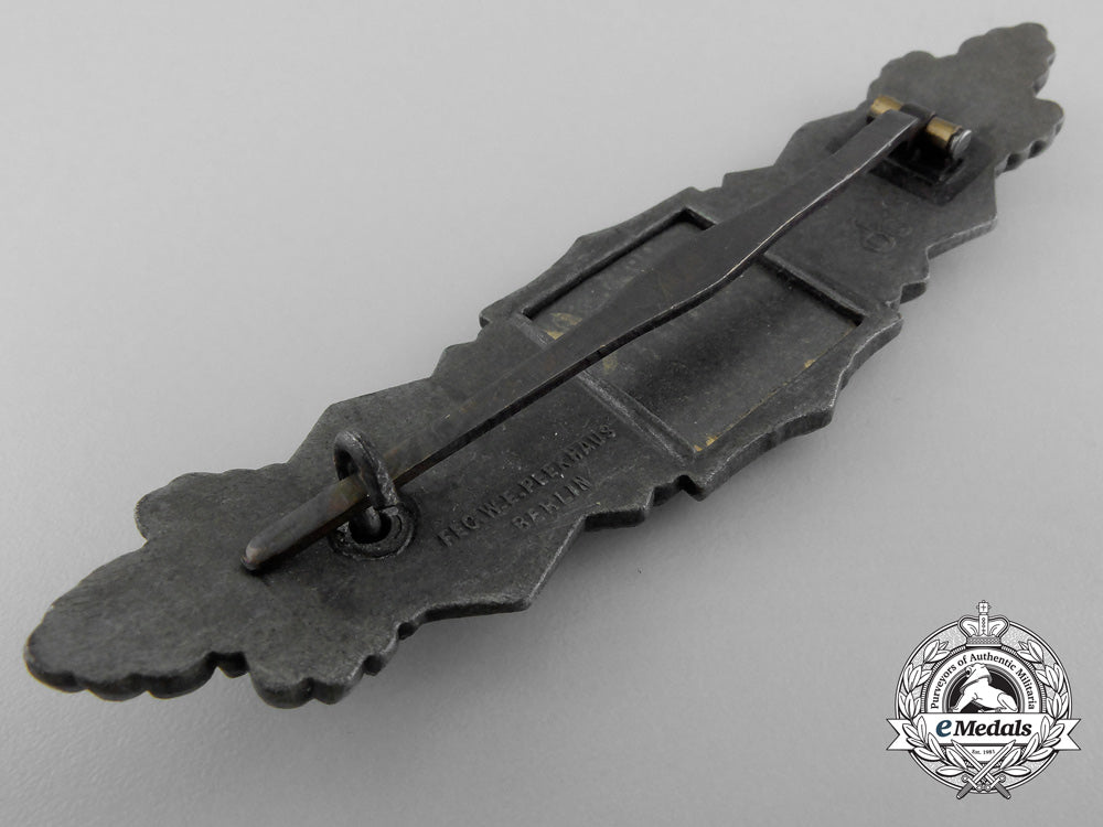 a_bronze_grade_close_combat_clasp_by_friedrich_linden,_lüdenscheid_a_6732