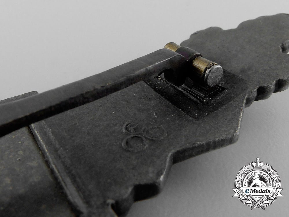 a_bronze_grade_close_combat_clasp_by_friedrich_linden,_lüdenscheid_a_6734