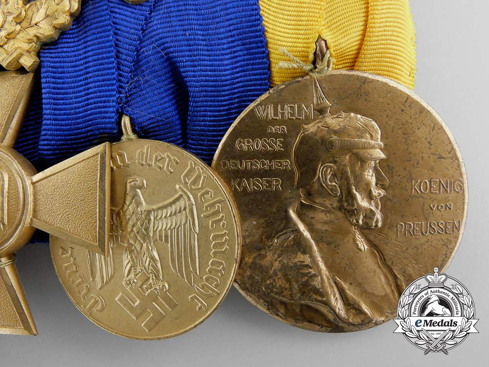 a_first&_second_war_german_medal_bar_of_eight;_with_ribbon_bar_and_case_a_6748
