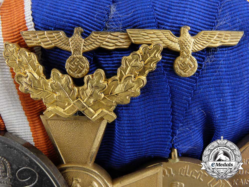 a_first&_second_war_german_medal_bar_of_eight;_with_ribbon_bar_and_case_a_6749