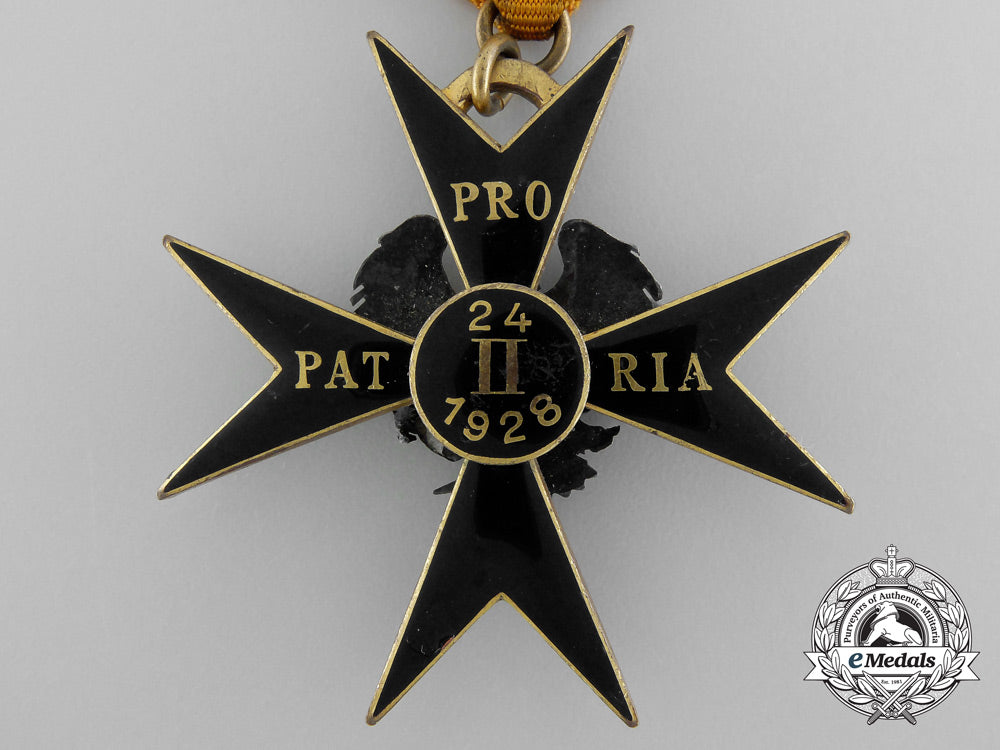 an_estonian_order_of_the_black_eagle;_fifth_class_with_case_a_6763