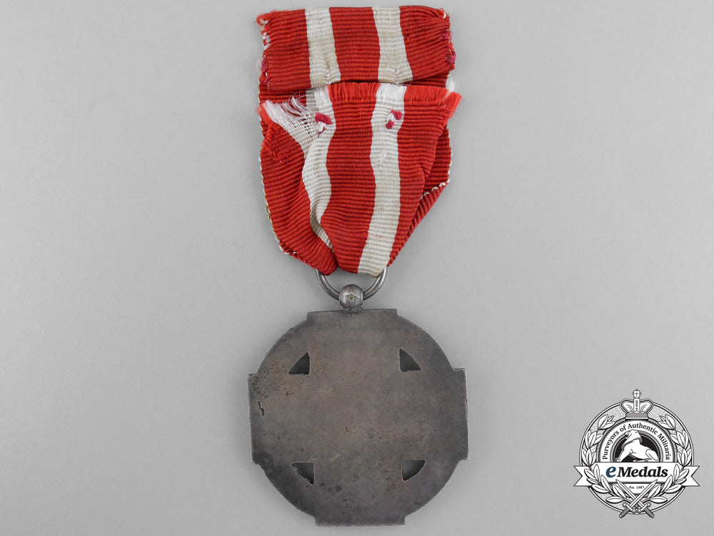 the_netherlands._a1940-45_red_cross_decoration_a_6780_1