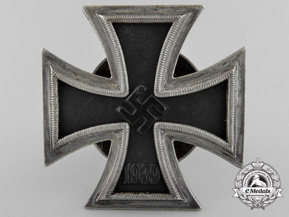 an_iron_cross1_st_cl.1939_by_meybauer;_screwback_type_with_case_of_issue_a_6954