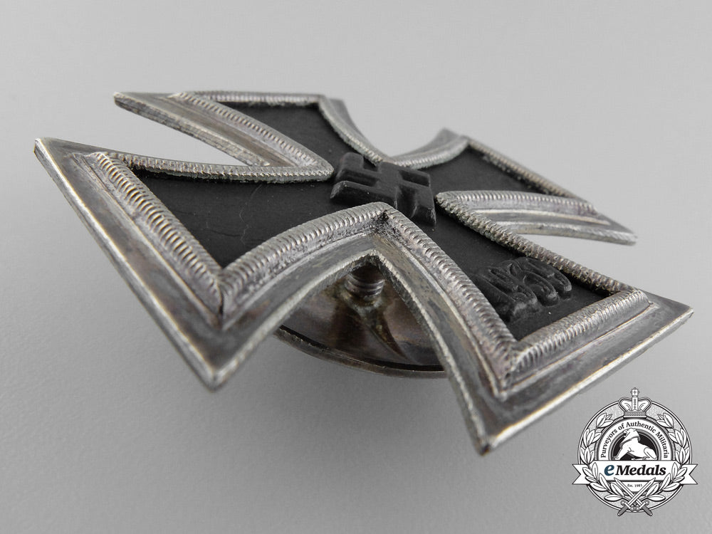 an_iron_cross1_st_cl.1939_by_meybauer;_screwback_type_with_case_of_issue_a_6957