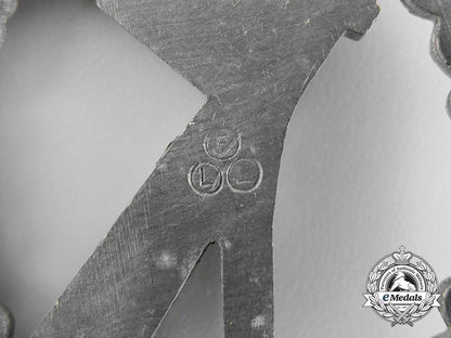 an_infantry_badge;_silver_grade_by_friedrich_linden,_lüdenscheid_a_7001