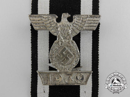 a_clasp_to_the_iron_cross_second_cl.1939;_type_i_with_box_of_issue_a_7039