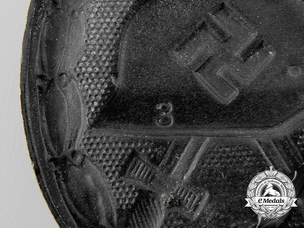 five_second_war_german_badges&_insignia_a_7681