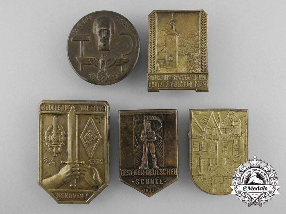five_german_tinnies&_badges_a_7899