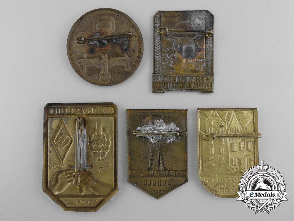 five_german_tinnies&_badges_a_7900