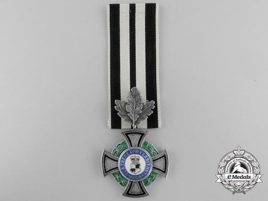 a_house_order_of_hohenzollern,3_rd_class_with_oak_leaves_a_7936