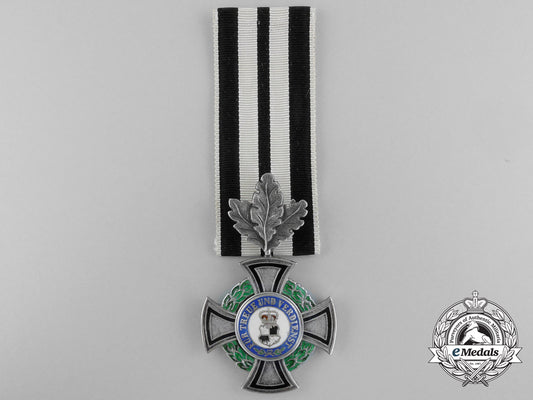 a_house_order_of_hohenzollern,3_rd_class_with_oak_leaves_a_7936