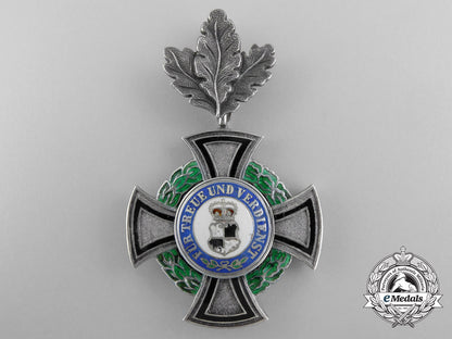 a_house_order_of_hohenzollern,3_rd_class_with_oak_leaves_a_7937