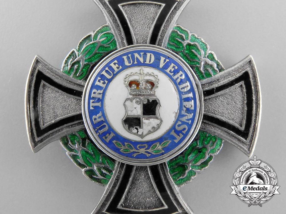 a_house_order_of_hohenzollern,3_rd_class_with_oak_leaves_a_7938