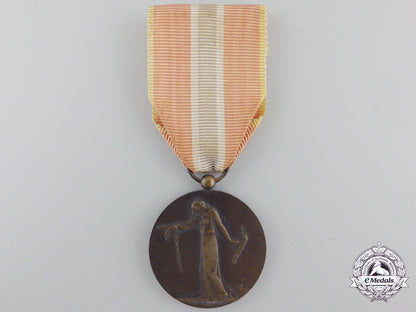a_first_war_french_medal_for_civilian_prisoners,_deportees,_and_hostages_a_801