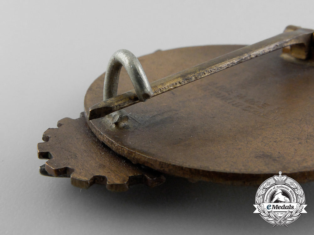 an_hj_national_trade_competition_victors_badge_a_8045