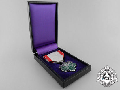 three_japanese_orders&_decorations_a_8408