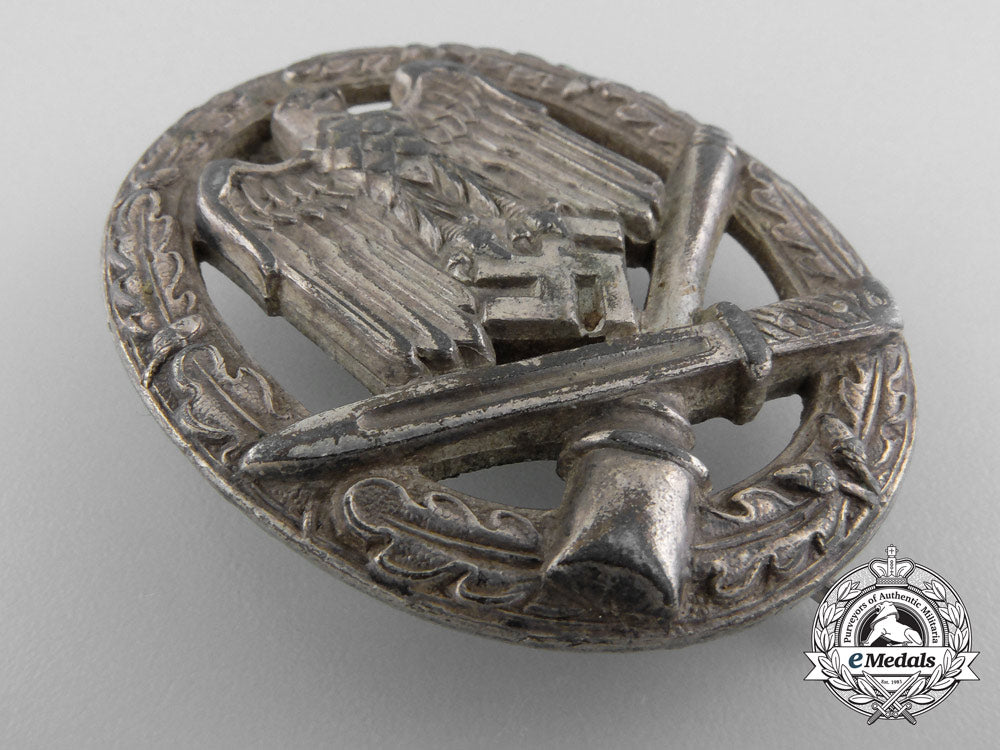 a_general_assault_badge;_unmarked_a_8494