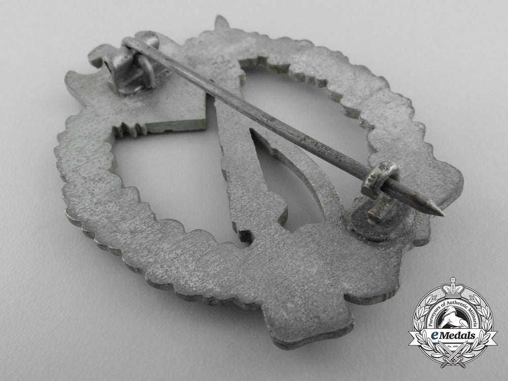a_silver_grade_infantry_badge_a_8515