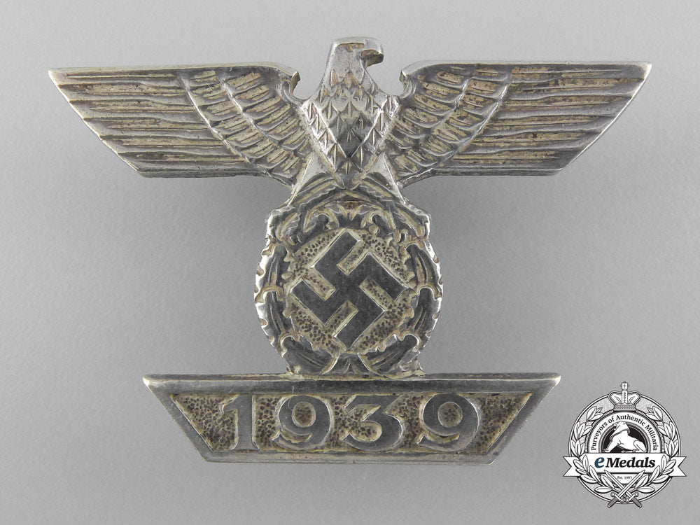 a_clasp_to_iron_cross_first_class1939_by_b.h._mayer_a_8822