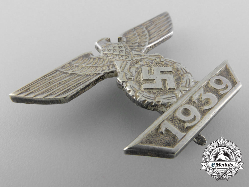a_clasp_to_iron_cross_first_class1939_by_b.h._mayer_a_8824