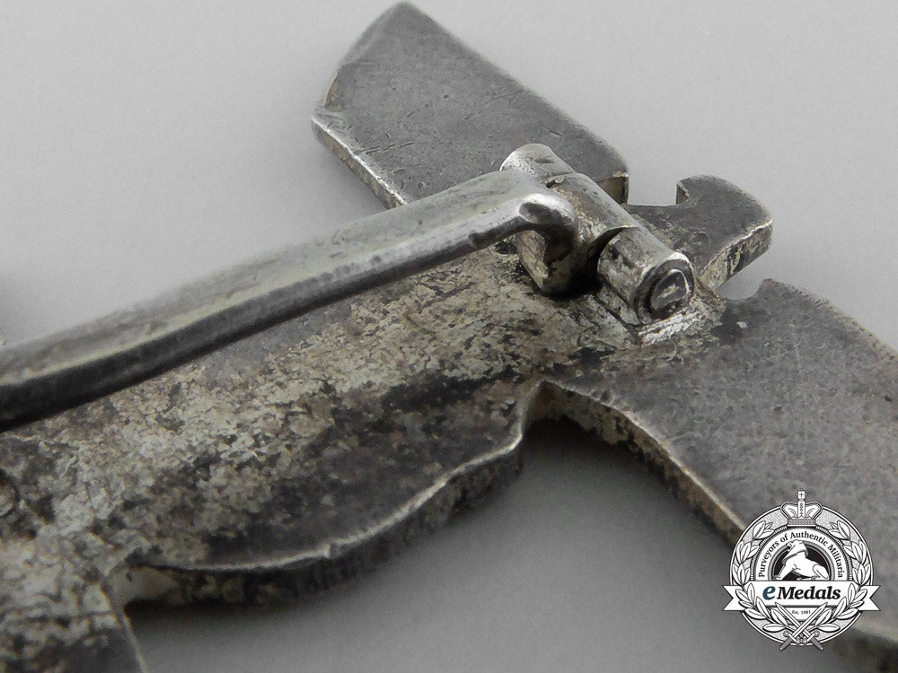a_clasp_to_iron_cross_first_class1939_by_b.h._mayer_a_8827