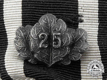 an1870_iron_cross2_nd_class_with25_years_jubilee_oakleaves;_prinzen_size_a_9446