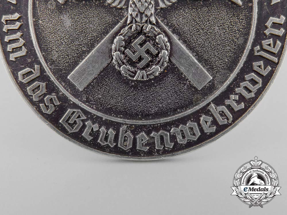 germany,_wehrmacht._a_scarce_mine_rescue_service_decoration_with_box_of_issue_a_9599_1_1