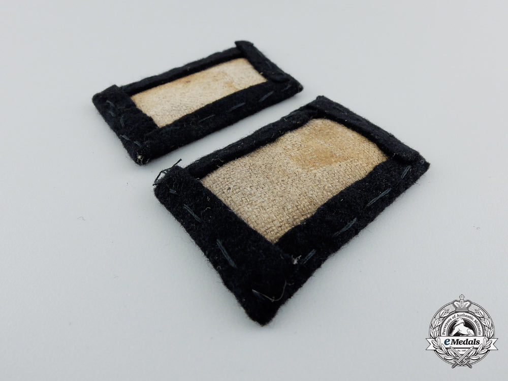 a_pair_of_nskk_collar_tabs;_unit_m17_a_965
