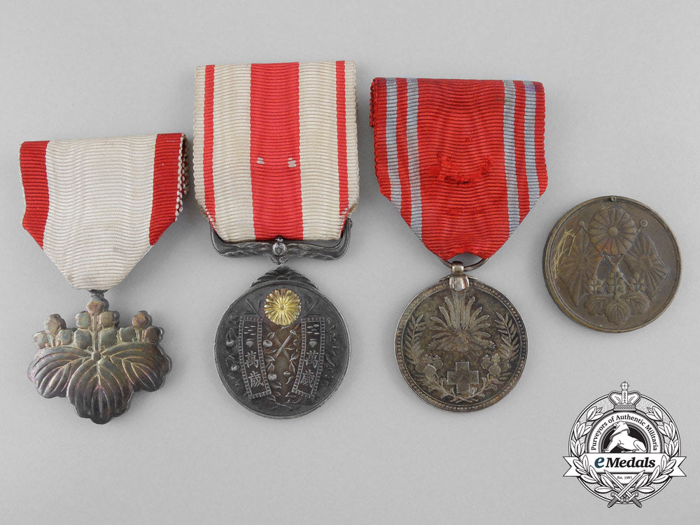 ten_second_war_japanese_medals,_badges,_and_insignia_a_9667