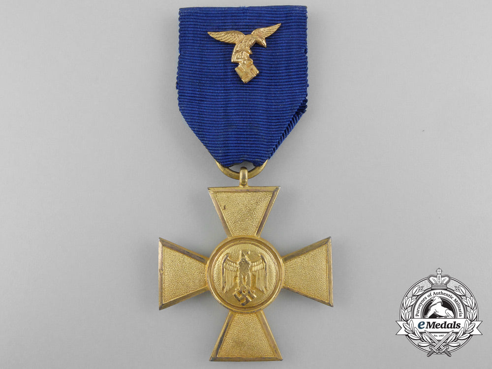 a_luftwaffe_long_service_award_for25_years_by_c.e._juncker_berlin_a_9825