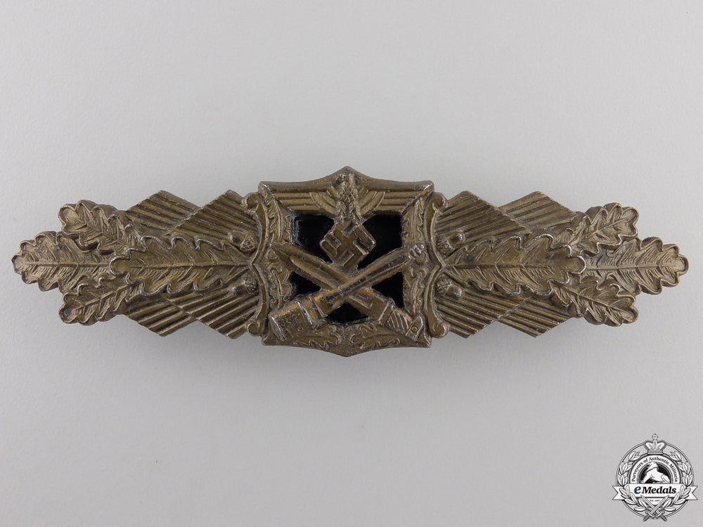 a_bronze_grade_close_combat_clasp_by_arbeitsgemeinschaft_metall_und_kunststoff_a_bronze_grade_c_55882bac977de