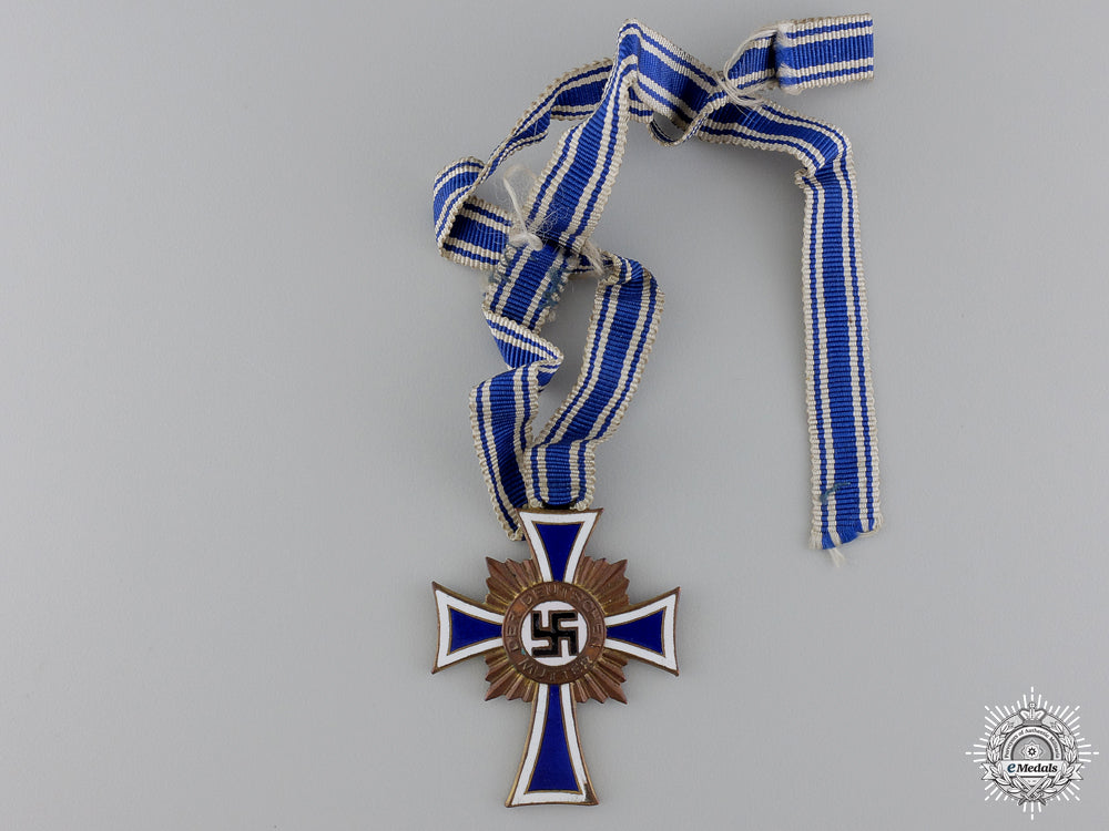a_bronze_grade_german_mother's_cross_a_bronze_grade_g_54b032bf29fab