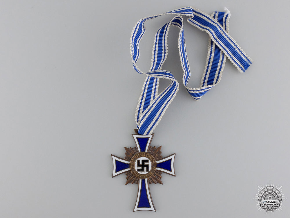 a_bronze_grade_german_mother's_cross_a_bronze_grade_g_54c125773bf5d