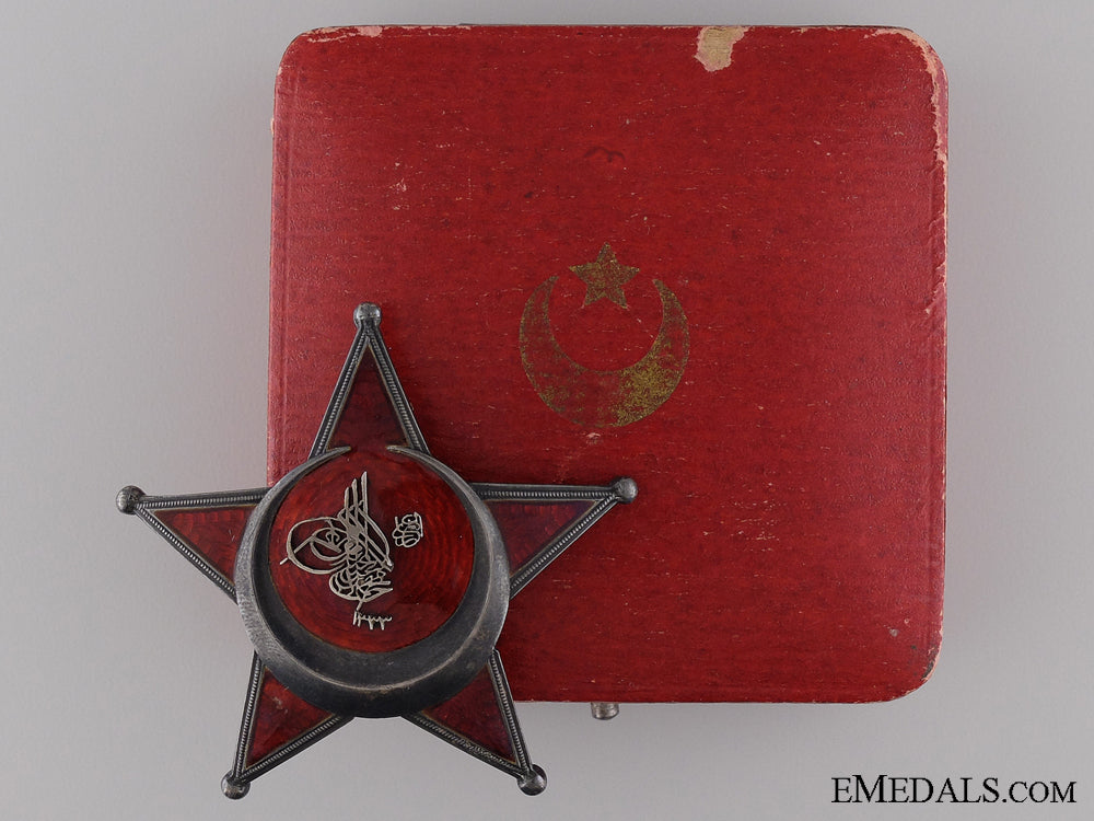 a_cased1915_campaign_star(_iron_crescent)_by_godet_a_cased_1915_cam_53e116868ec7f