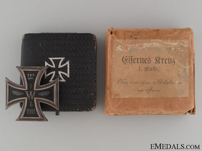 a_cased_iron_cross1_st_class1914-_silver_a_cased_iron_cro_525445ea76ae9