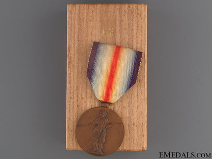 a_cased_wwi_japanese_victory_medal_a_cased_wwi_japa_52028e619102e