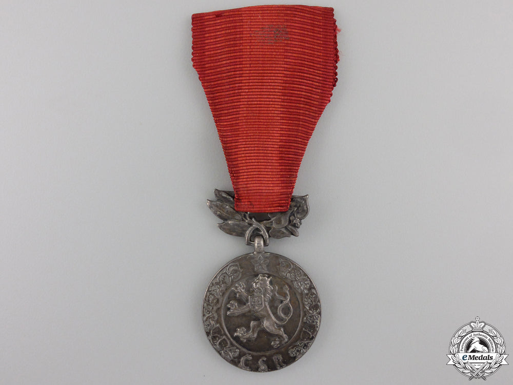 a_czechoslovakian_medal_for_the_defence_of_the_homeland_a_czechoslovakia_5560882316015