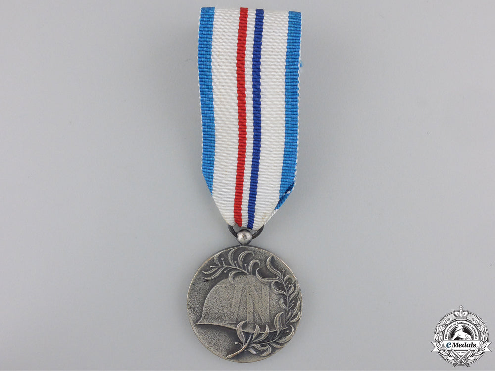 a_dutch_un_peacekeeping_operations_medal_a_dutch_un_peace_55391115a499f