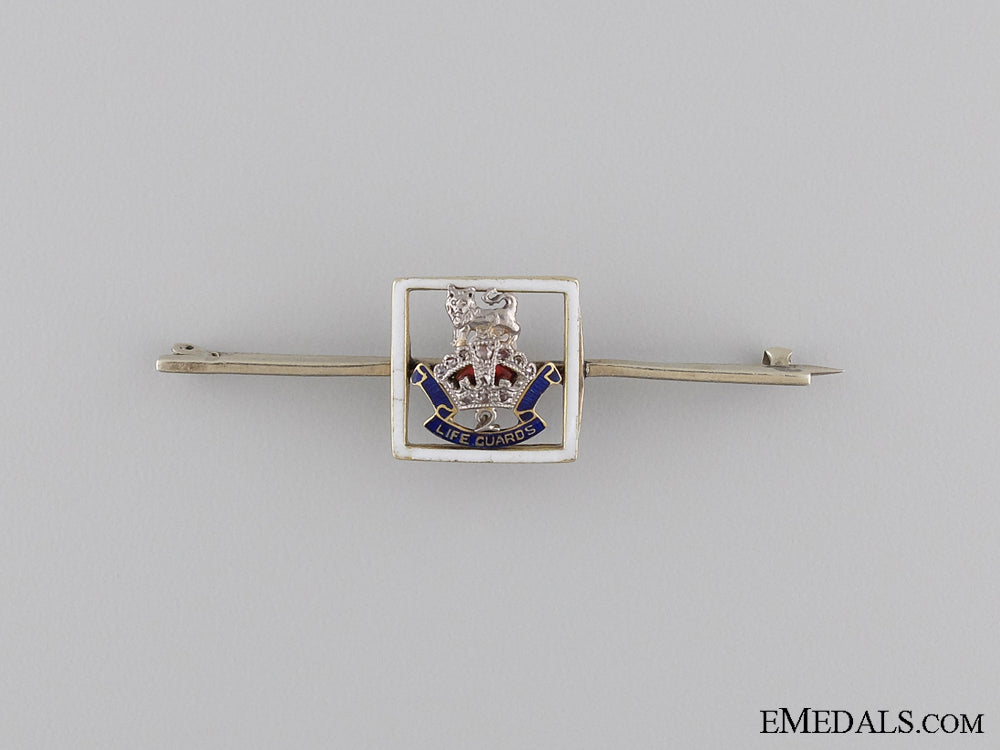 united_kingdom._a_fine_second_life_guards_pin_in_gold_with_diamonds_a_first_war_peri_53d93e222a55f_1_1