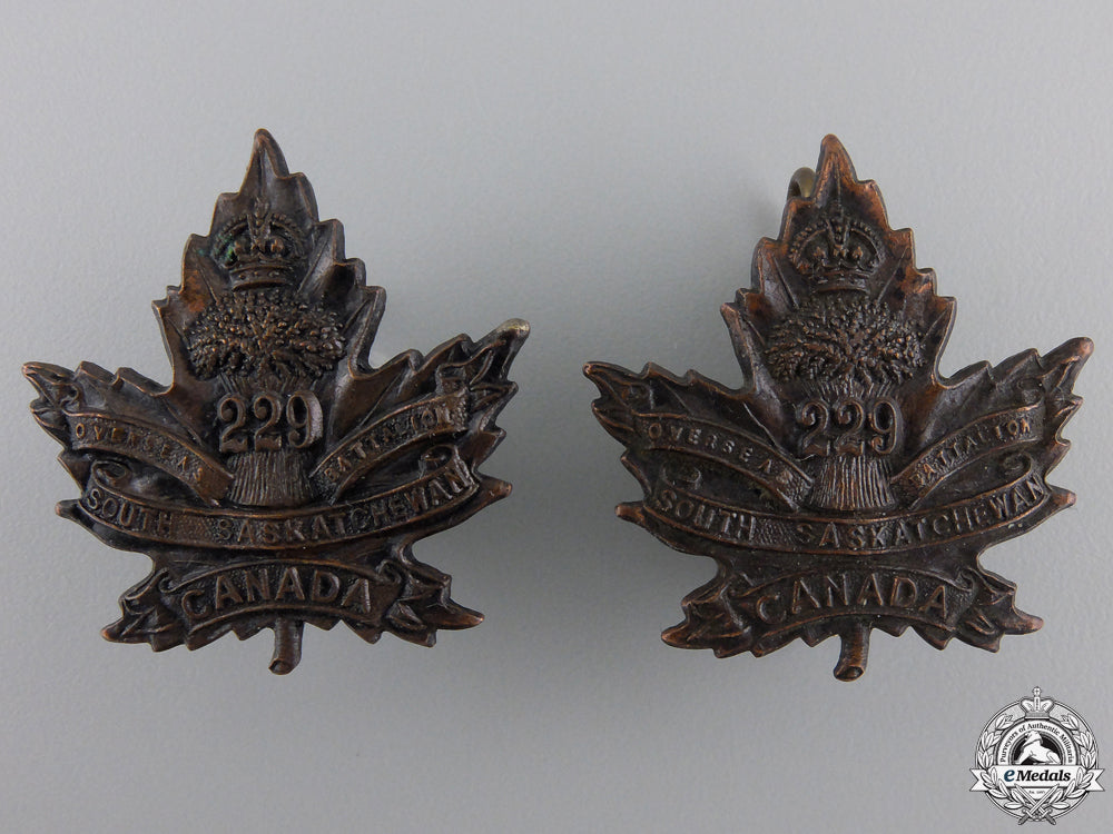 a_first_war_south_saskatchewan_battalion_collar_badge_pair_consignment28_a_first_war_sout_55379e4a56743
