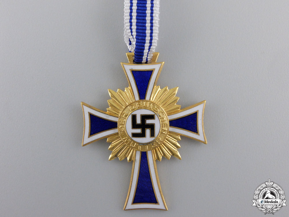a_german_mother's_cross;_gold_grade_a_german_mother__552e6e0e47365