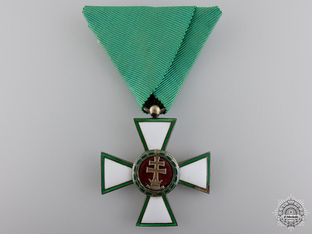 a_hungarian_order_of_merit;5_th_class_a_hungarian_orde_54b551c4681b7