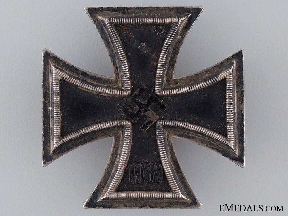 a_iron_cross_first_class1939;_early_design_a_iron_cross_fir_53c001f24c64b