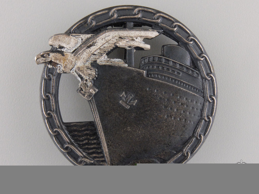 a_kriegsmarine_blockade_runner_badge_by_schwerin,_berlin_a_kriegsmarine_b_55673f02a26df