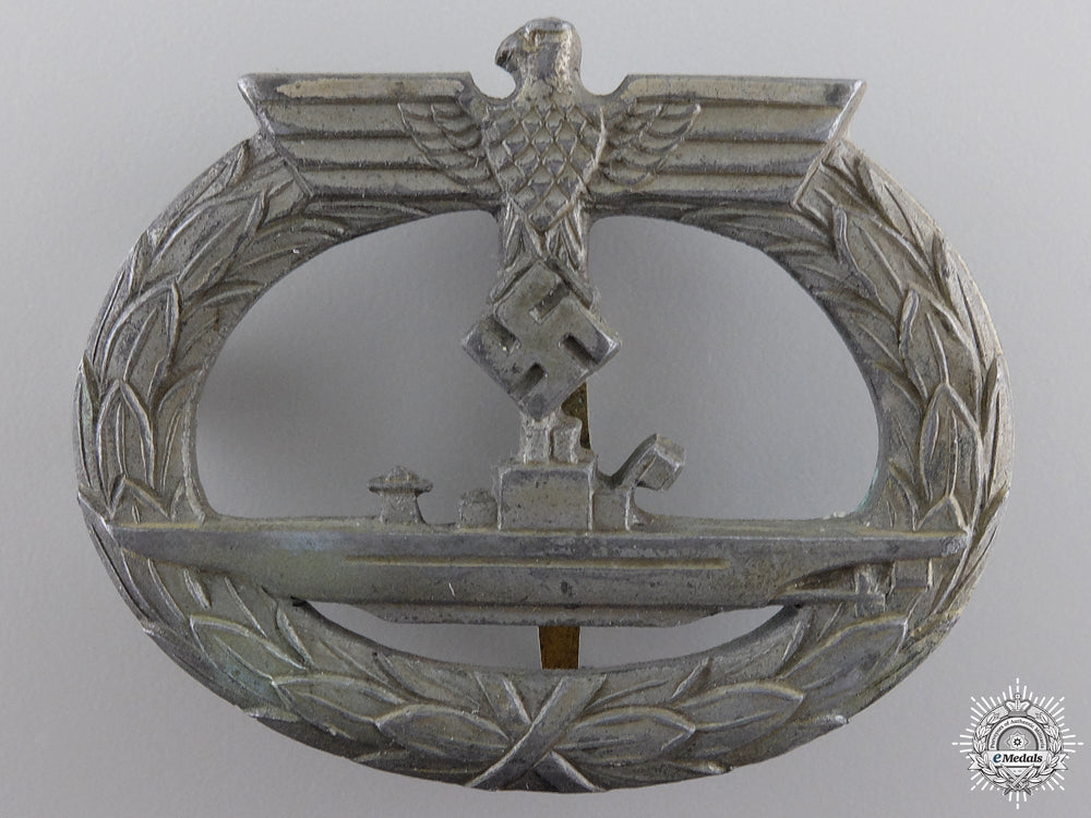 a_kriegsmarine_submarine_war_badge_a_kriegsmarine_s_547cbfe7b7199