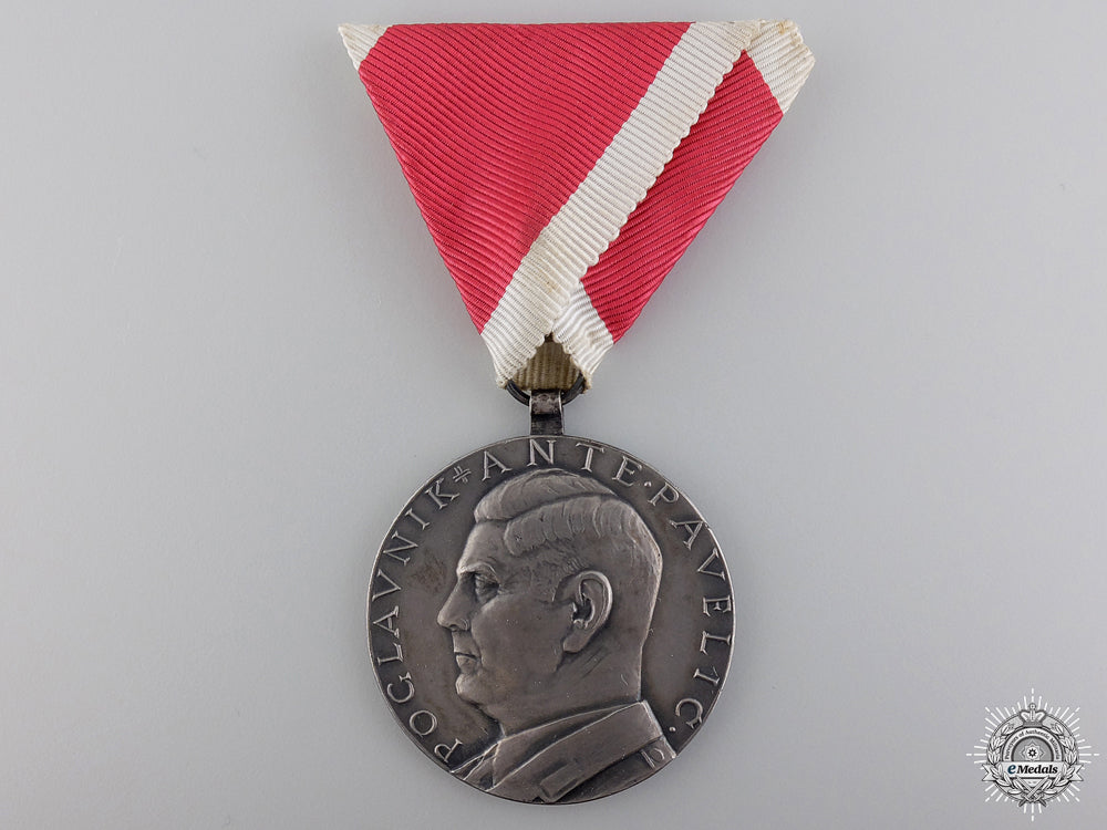 a_large_croatian_bravery_medal_first_class1941-45_a_large_croatian_5489db5bb69d4