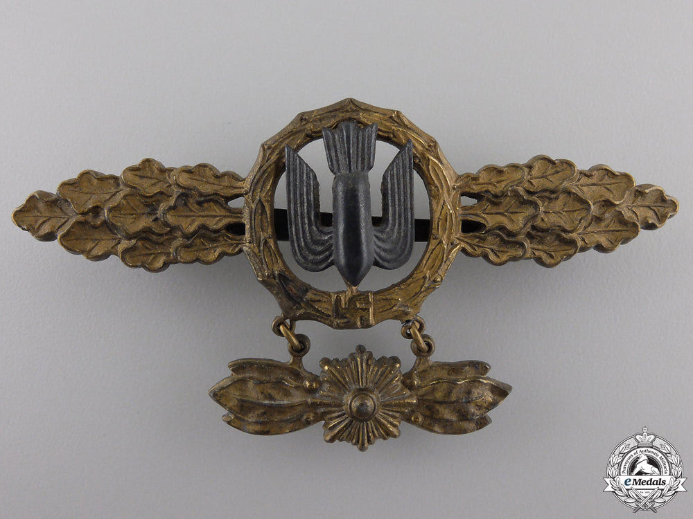 a_luftwaffe_gold_bomber_flight_clasp_by_richard_simm&_söhne_a_luftwaffe_gold_553a6ae930ec6