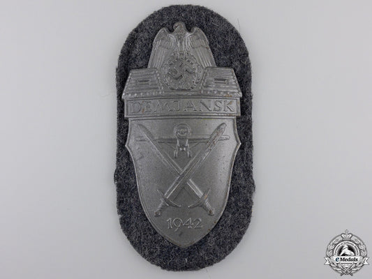 a_luftwaffe_issue_demjansk_campaign_shield_a_luftwaffe_issu_5550e300e0ba7