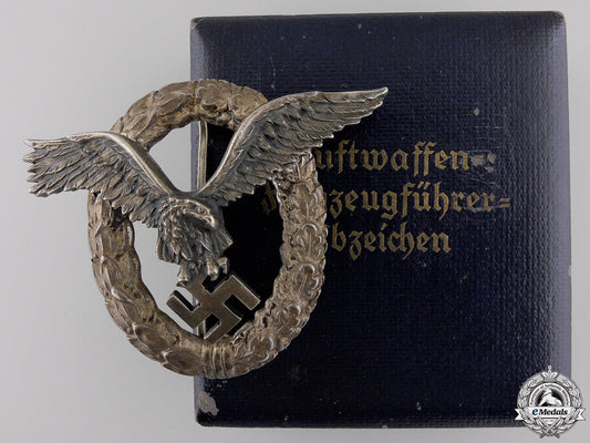 a_luftwaffe_pilot's_badge_by_juncker_with_case_a_luftwaffe_pilo_555641e9932d5